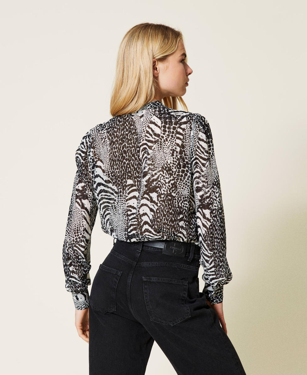 Creponne shirt with animal print Snow / Black Animal Print Patch Woman 212TP2103-03