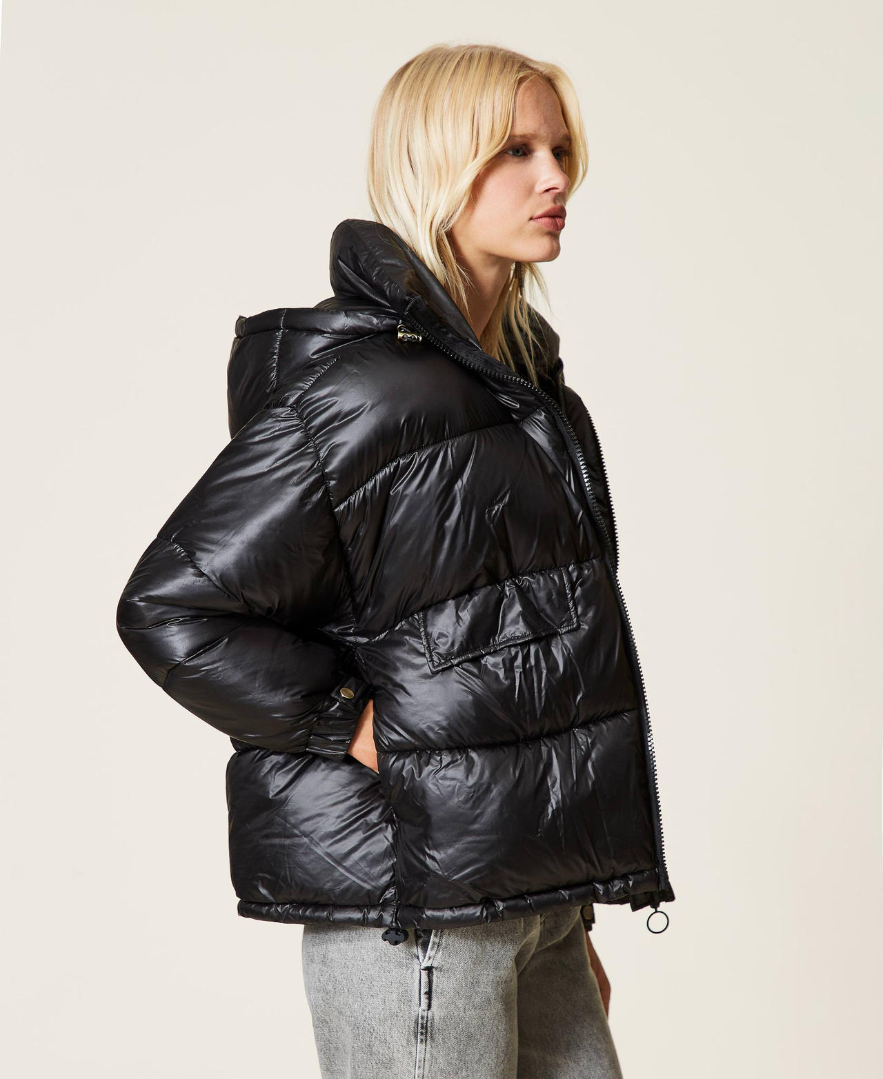 Ultra-light puffer jacket with hood Black Woman 212TP214E-03