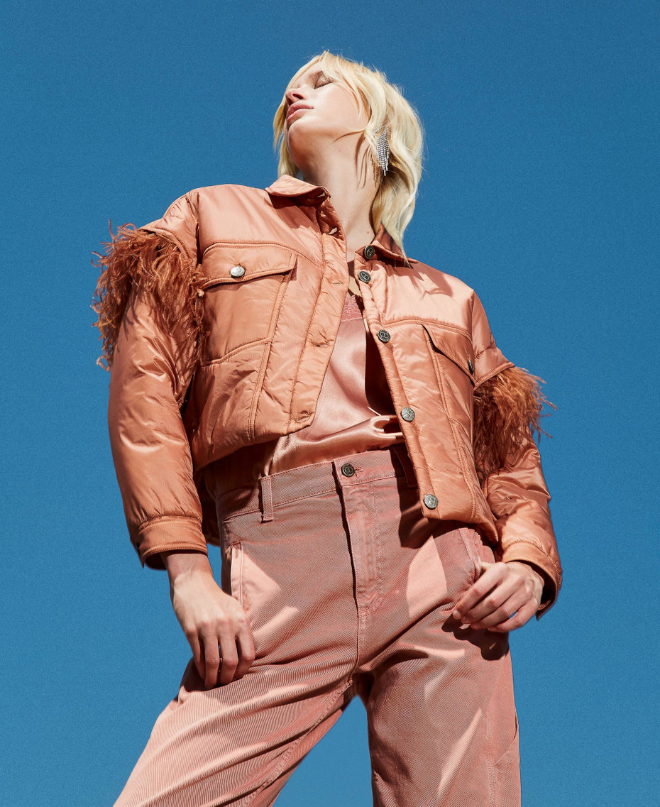 Wattierte Jacke mit Federn &bdquo;Tan Powder&ldquo;-Braun Frau 212TP2170-01