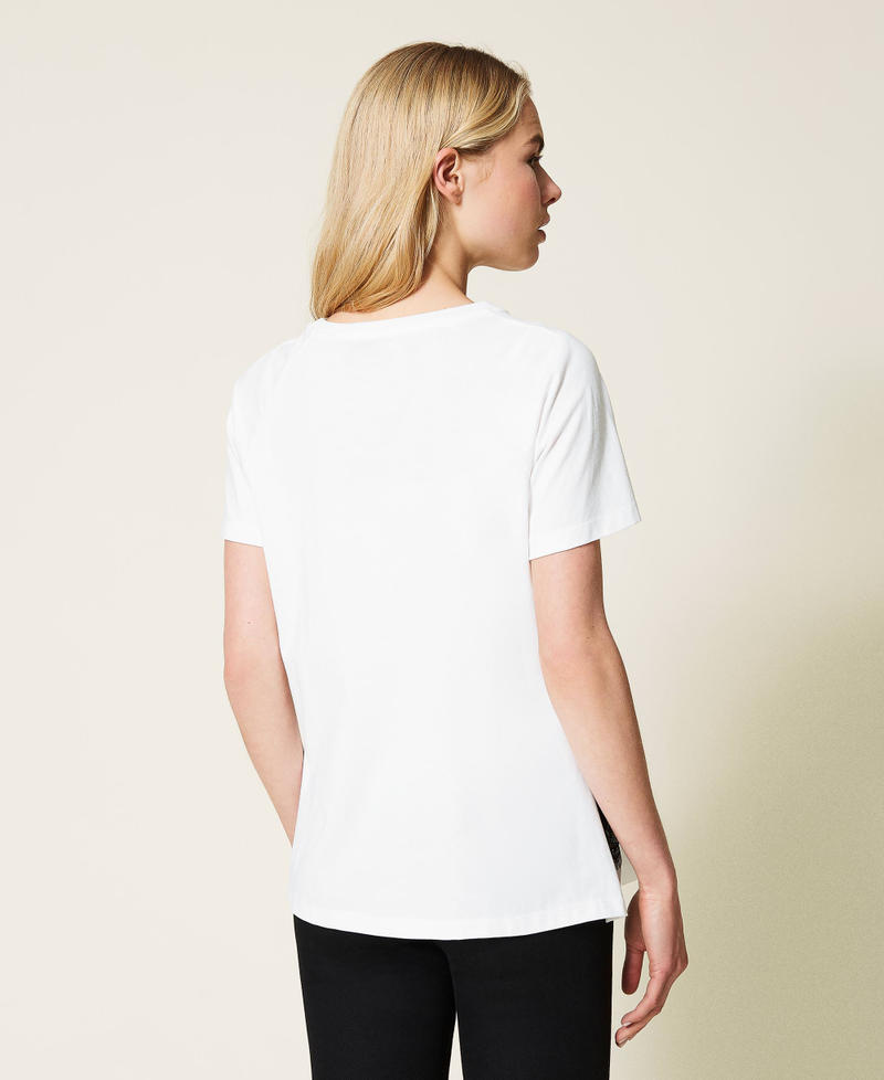 T-Shirt mit kontrastierender Spitze Zweifarbig Optisches Weiß / Schwarz Frau 212TP2222-04