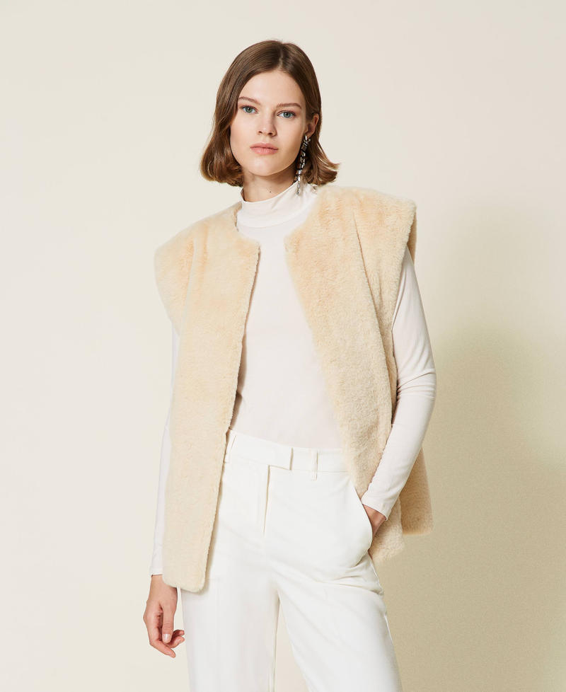 Gilet with pockets "Creme Brul&egrave;&rdquo; Beige Woman 212TP2231-01