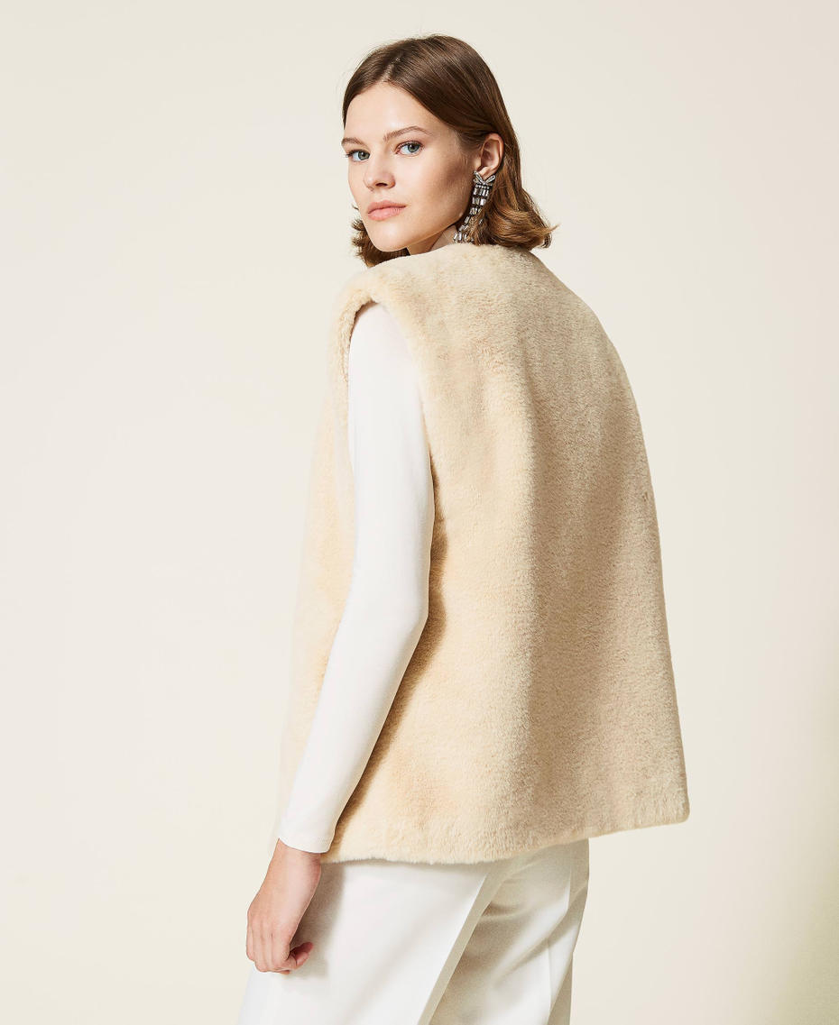 Gilet with pockets "Creme Brul&egrave;&rdquo; Beige Woman 212TP2231-03