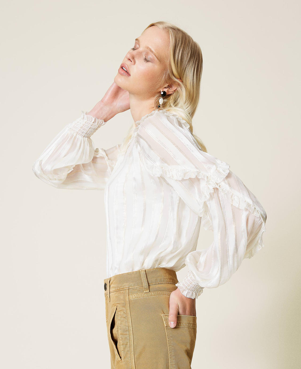 Jacquard silk chiffon blouse &ldquo;Snow&rdquo; White / Gold Stripe Woman 212TP2481-02