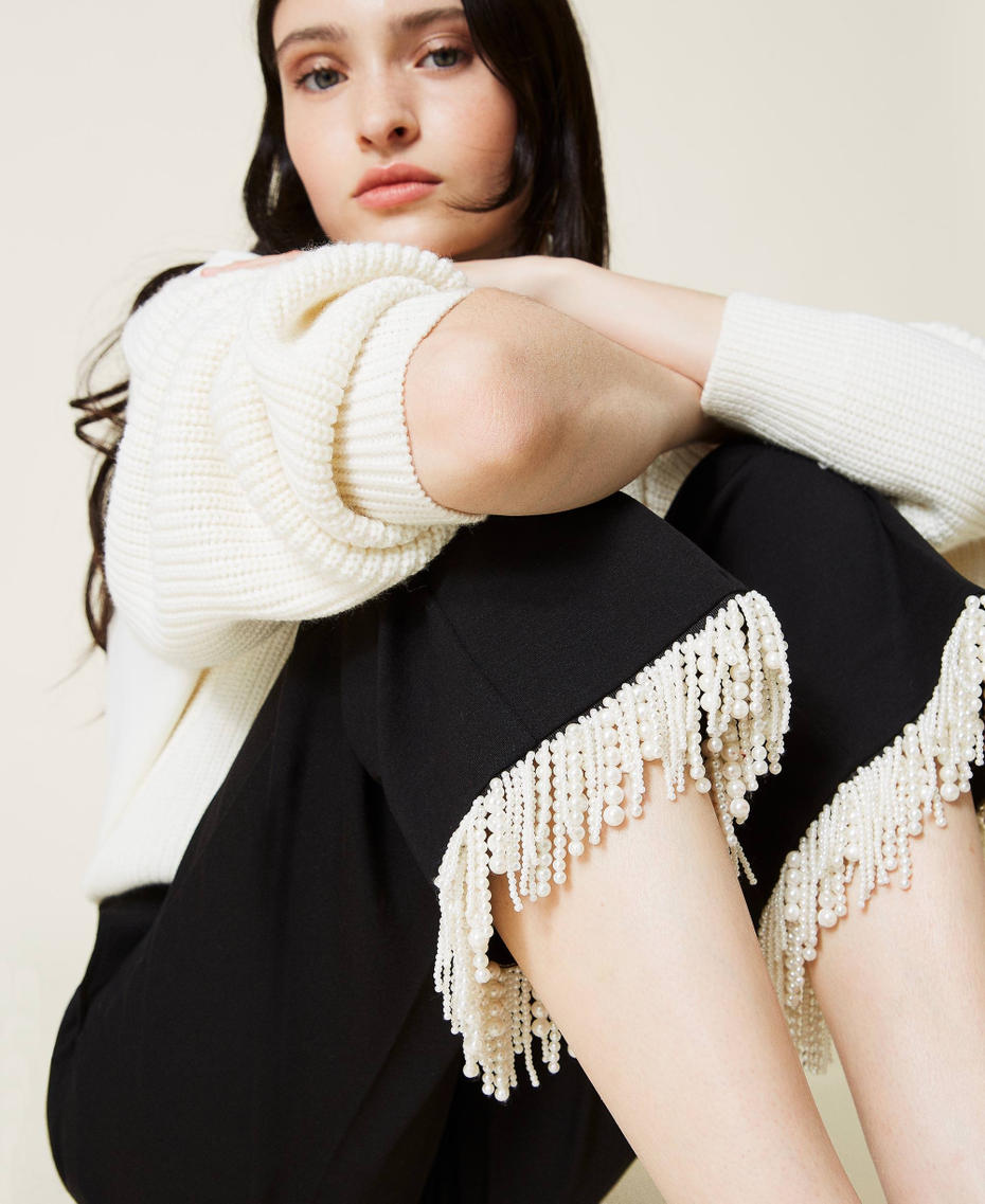 Cropped-Hose mit Fransen Schwarz Frau 212TP2530-05