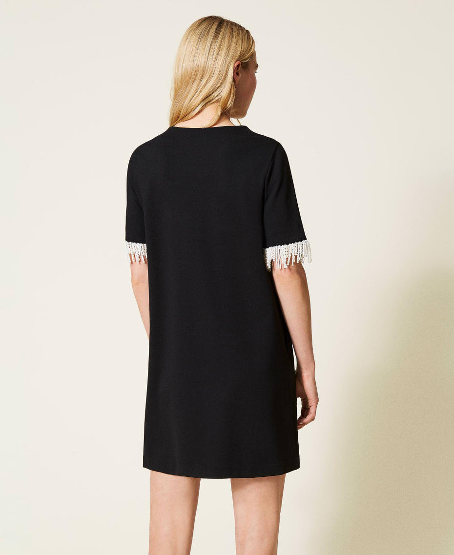 Kleid mit Perlenfransen Schwarz Frau 212TP2531-03