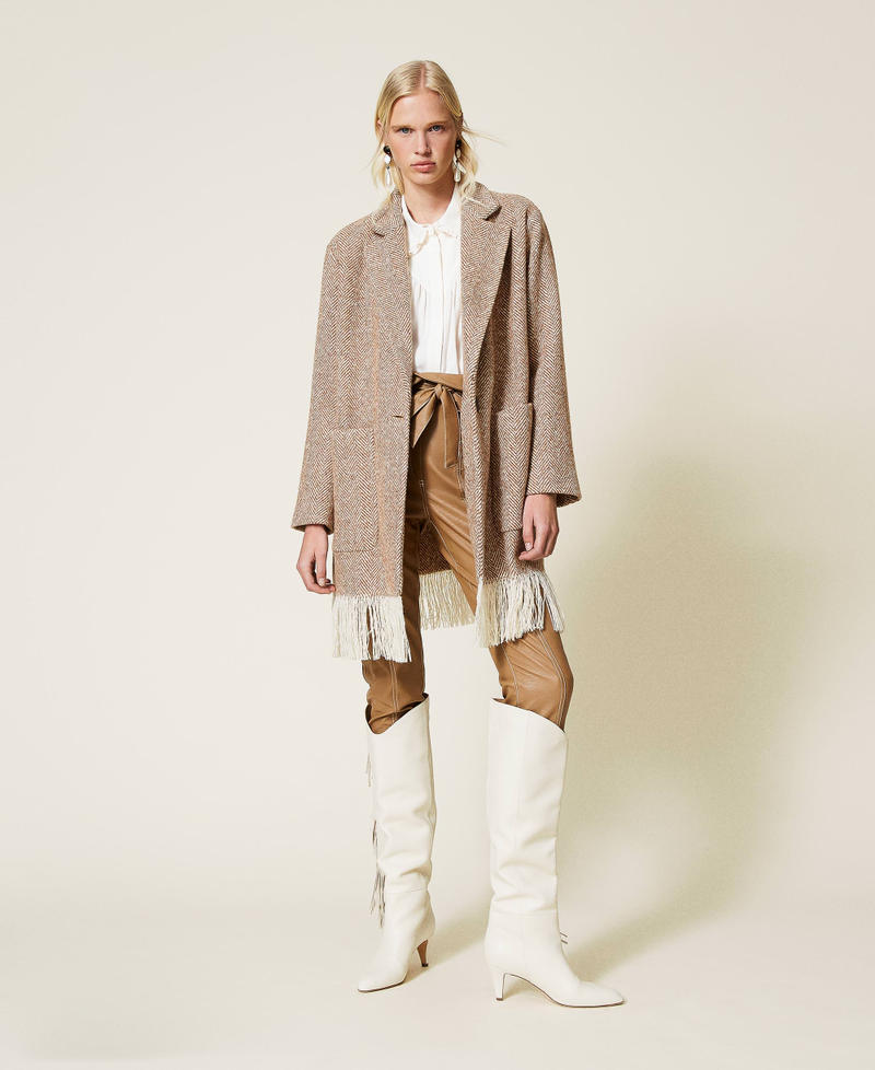 Manteau en drap &agrave; chevrons avec franges dans le bas Chevron Marron &laquo;&nbsp;Rhum&nbsp;/ Blanc &laquo;&nbsp;Neige&nbsp;&raquo; Femme 212TP2611-03