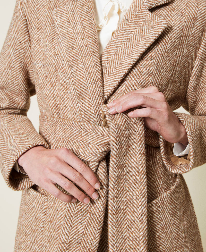 Chevron wool cloth coat with fringes at the hem "Rum” Brown / “Snow” White Herringbone Woman 212TP2611-06