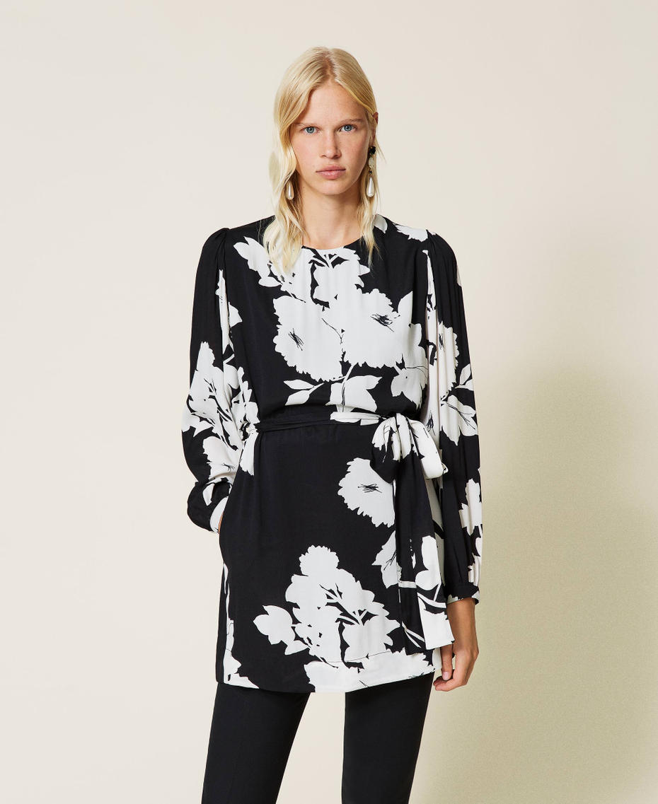 Cr&ecirc;pe tunic dress with floral print &ldquo;Snow&rdquo; White / Black Floral Print Woman 212TP2637-01