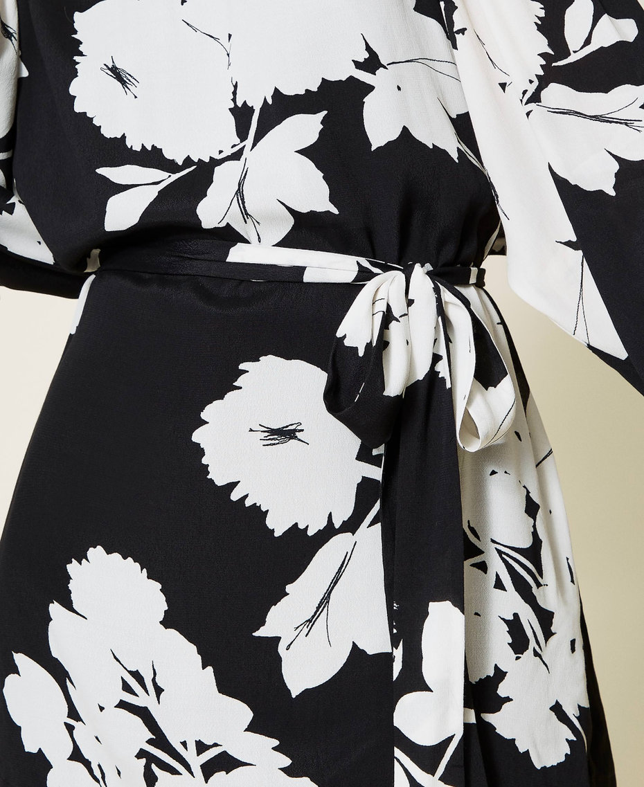 Cr&ecirc;pe tunic dress with floral print &ldquo;Snow&rdquo; White / Black Floral Print Woman 212TP2637-05