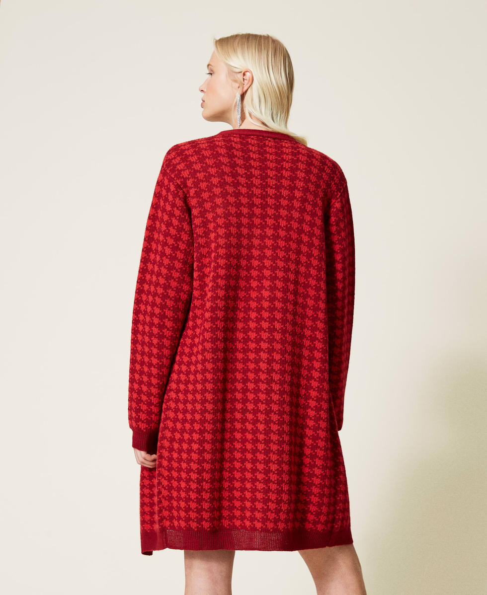Jacquard-Cardigan mit Hahnentrittmuster Jacquard Hahnentrittmuster dunkles Himbeerrot Frau 212TP3052-03