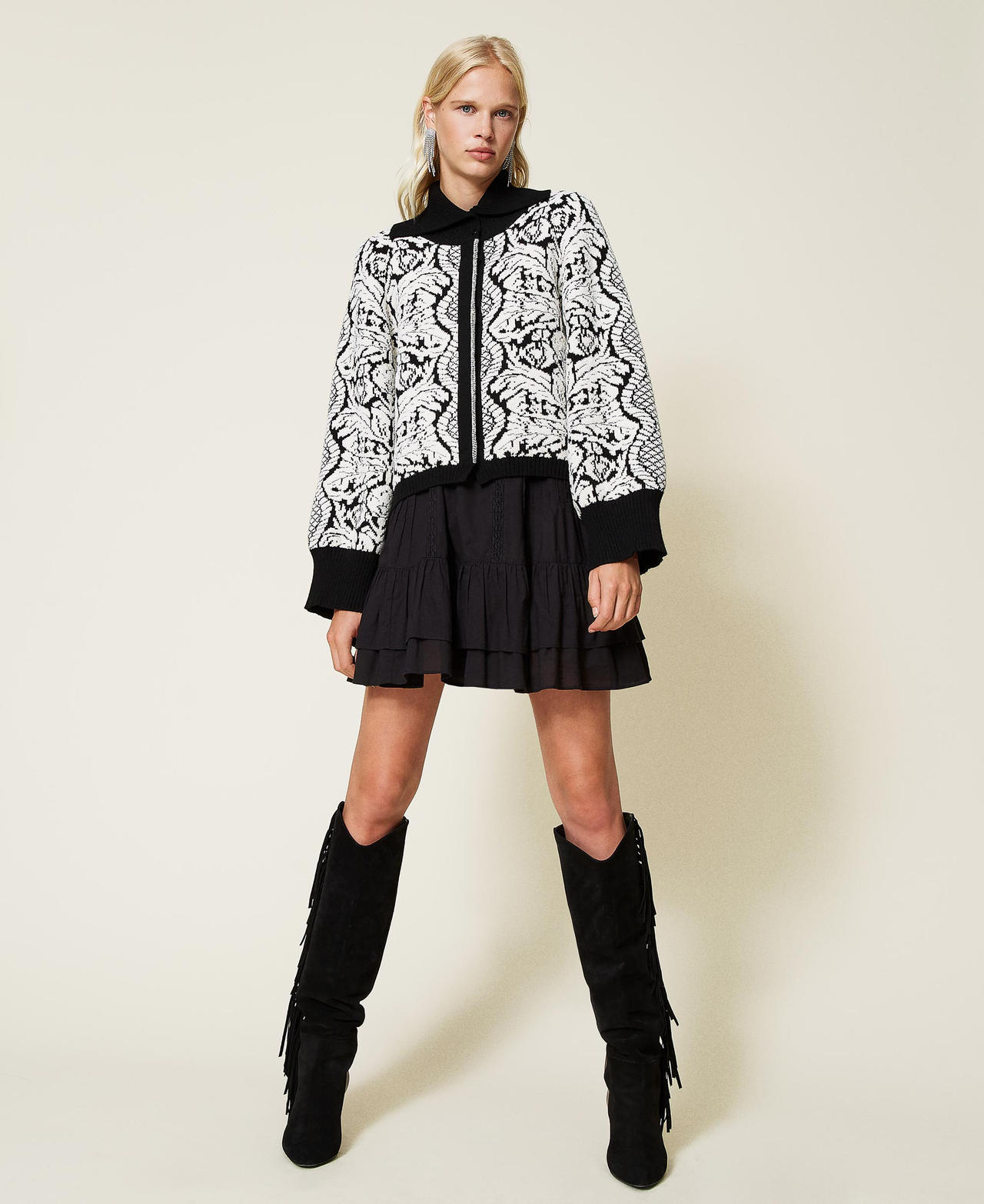 Jacquard floral jacket Black / &ldquo;Snow&rdquo; White Floral Jacquard Woman 212TP3440-02