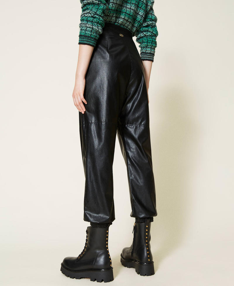 Joggers in tessuto spalmato Nero Donna 212TT2053-03