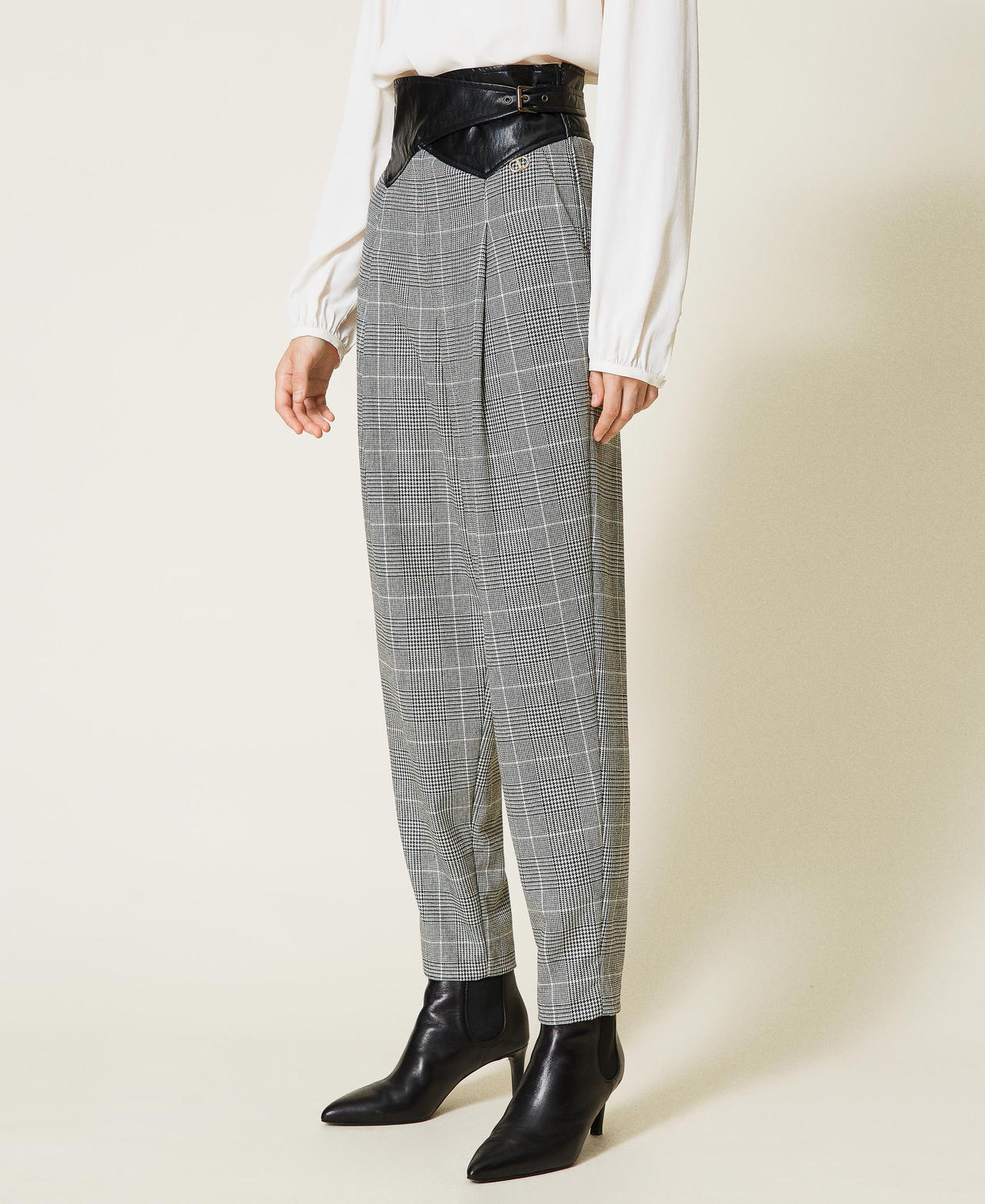 Wool blend Glen Plaid trousers with belt &ldquo;Snow&rdquo; White / Black Glen Plaid Woman 212TT2201-03
