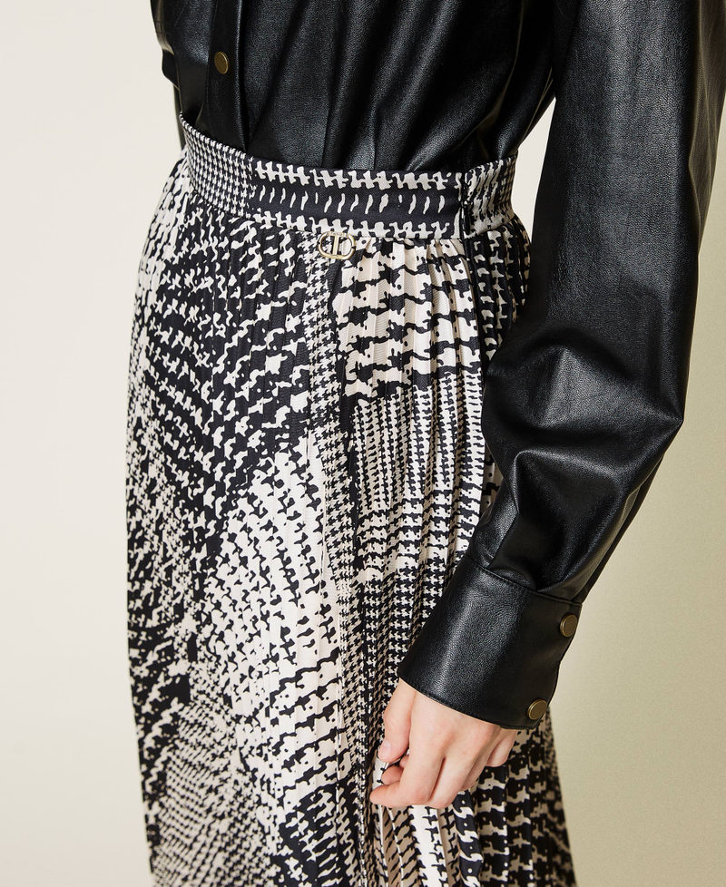 Long skirt with houndstooth print Two-tone Black / “Snow” White Check Print Woman 212TT2340-04