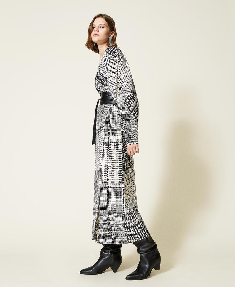 Long dress with houndstooth print Two-tone Black / “Snow” White Check Print Woman 212TT234A-02