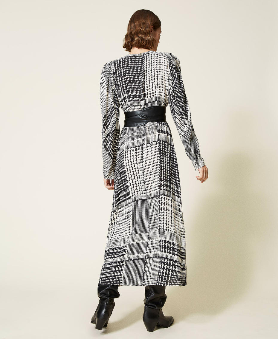 Long dress with houndstooth print Two-tone Black / “Snow” White Check Print Woman 212TT234A-03