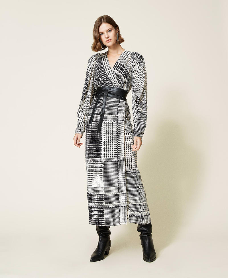 Long dress with houndstooth print Two-tone Black / “Snow” White Check Print Woman 212TT234A-04