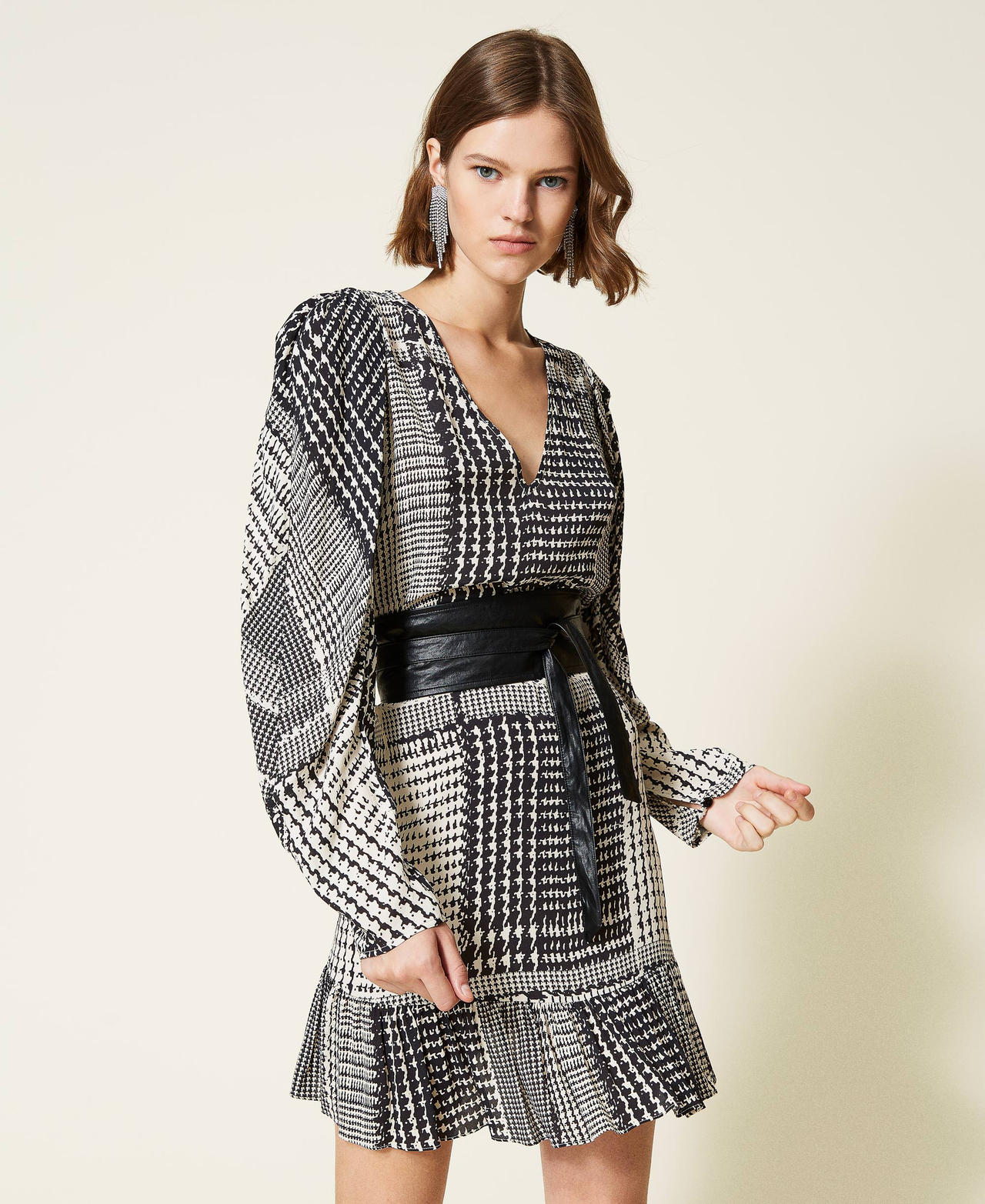 Dress with houndstooth print Two-tone Black / “Snow” White Check Print Woman 212TT234C-02