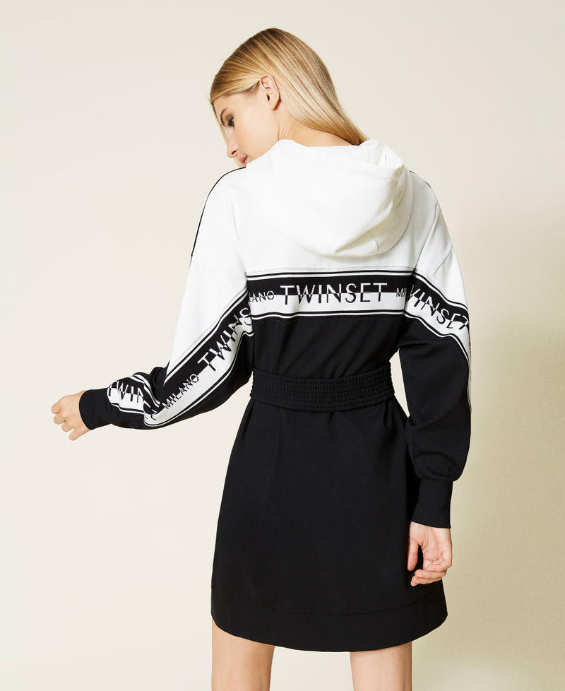 Robe en maille bicolore avec logo Bicolore Noir / Blanc Neige Femme 212TT2382-04