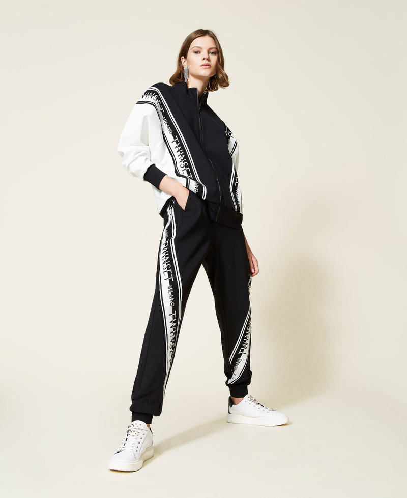 Joggers de punto con logotipo Bicolor Negro / Blanco "Nieve" Mujer 212TT2383-02