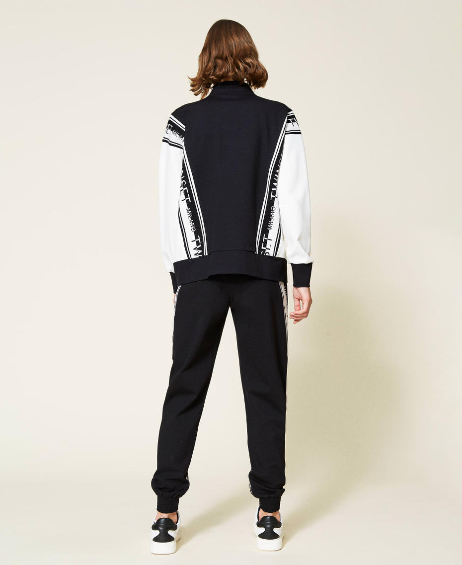 Pantalon de jogging en maille avec logo Bicolore Noir / Blanc Neige Femme 212TT2383-04