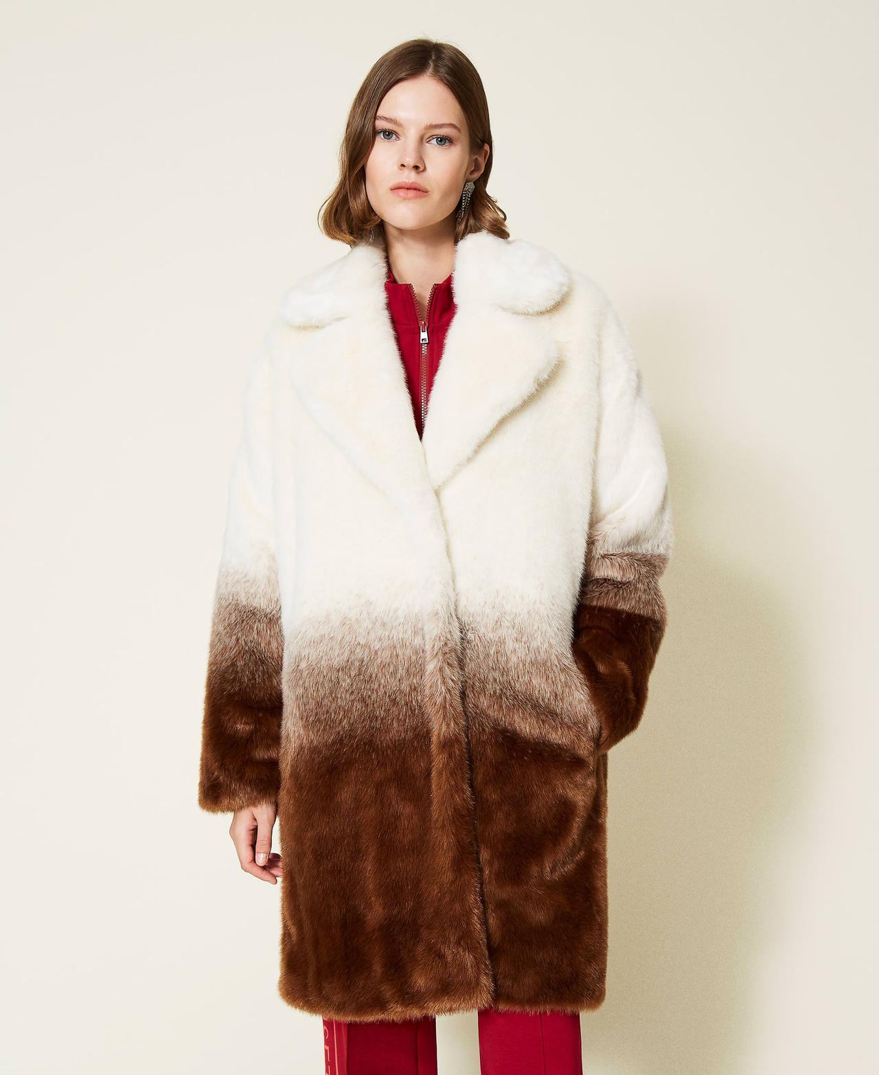 Пальто из ткани с градиентной окраской Дымчатый Снег/Бежевый "Золотая скала" женщина 212TT2440-02
