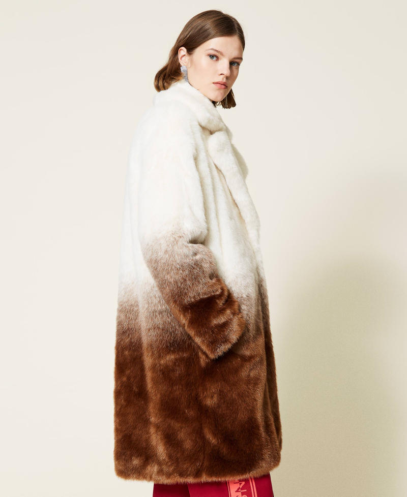 Пальто из ткани с градиентной окраской Дымчатый Снег/Бежевый "Золотая скала" женщина 212TT2440-05