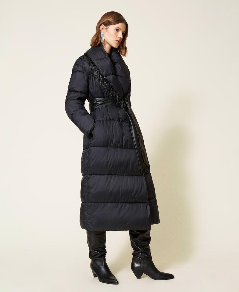 Steppmantel mit Perlchenfransen Schwarz Frau 212TT2450-02