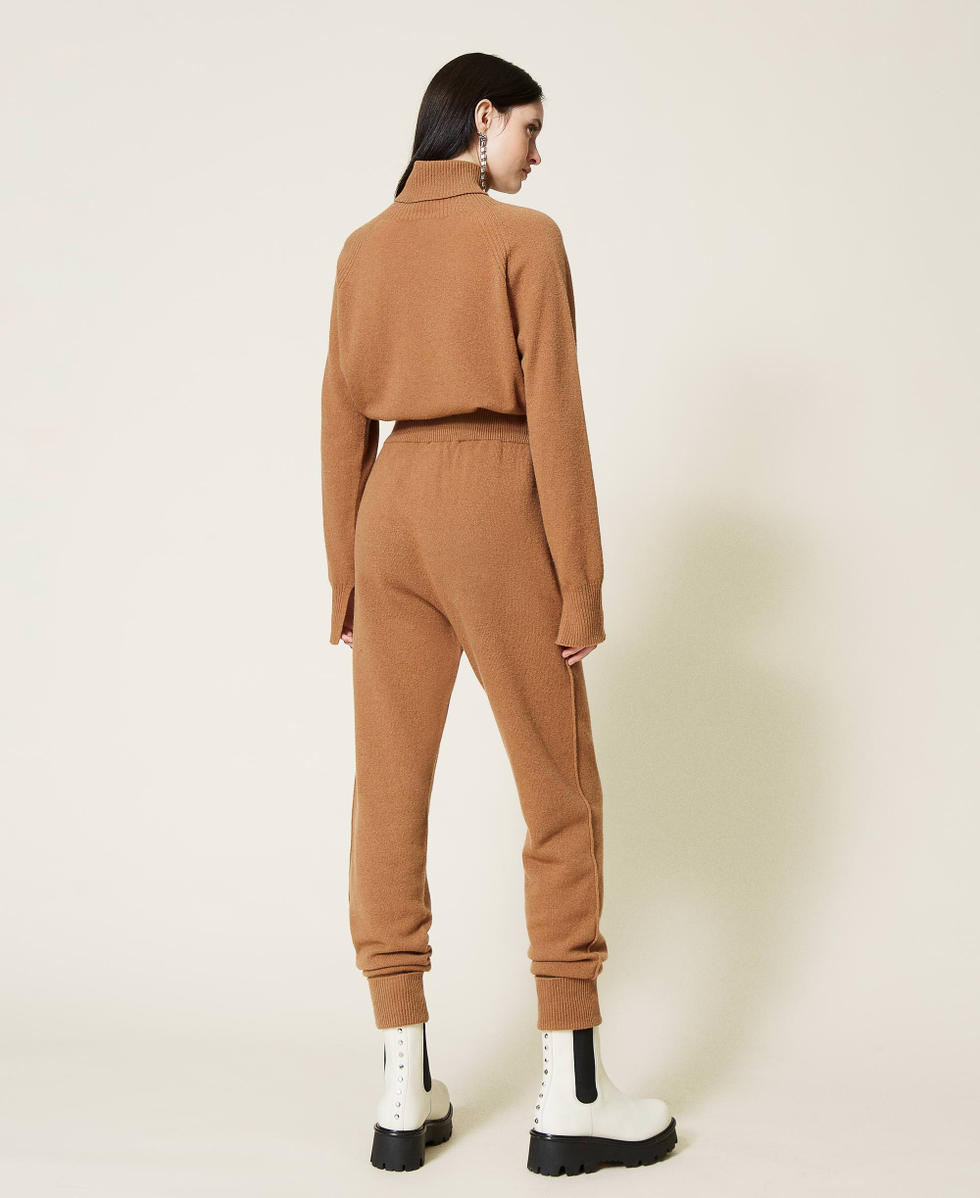 Cashmere joggers hotsell