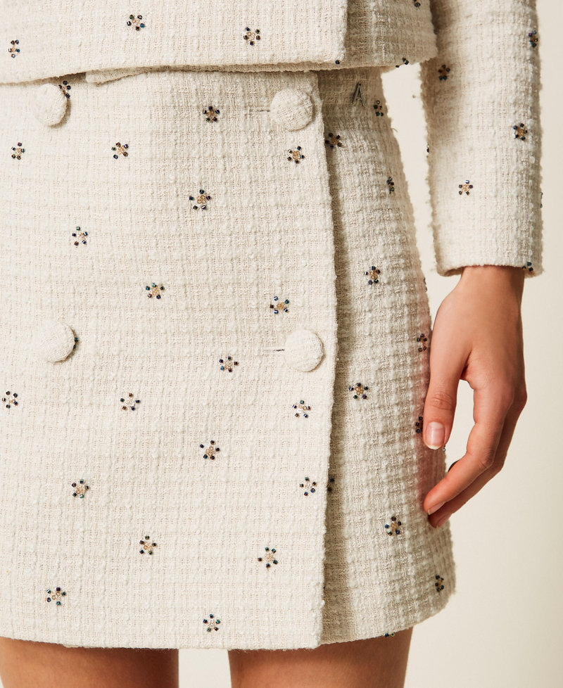 Mini-jupe en tissu bouclé avec broderies Blanc Neige Femme 252AP2132_00282_04