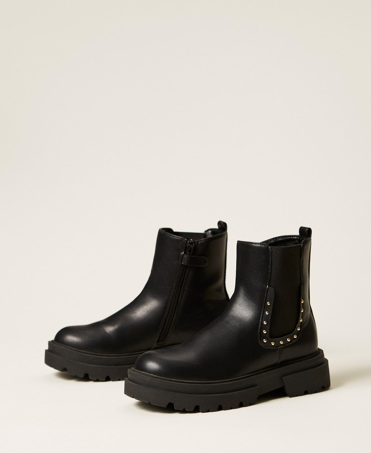 Chelsea-Boot mit Nieten Schwarz Mädchen 252GCJ020_00006_02