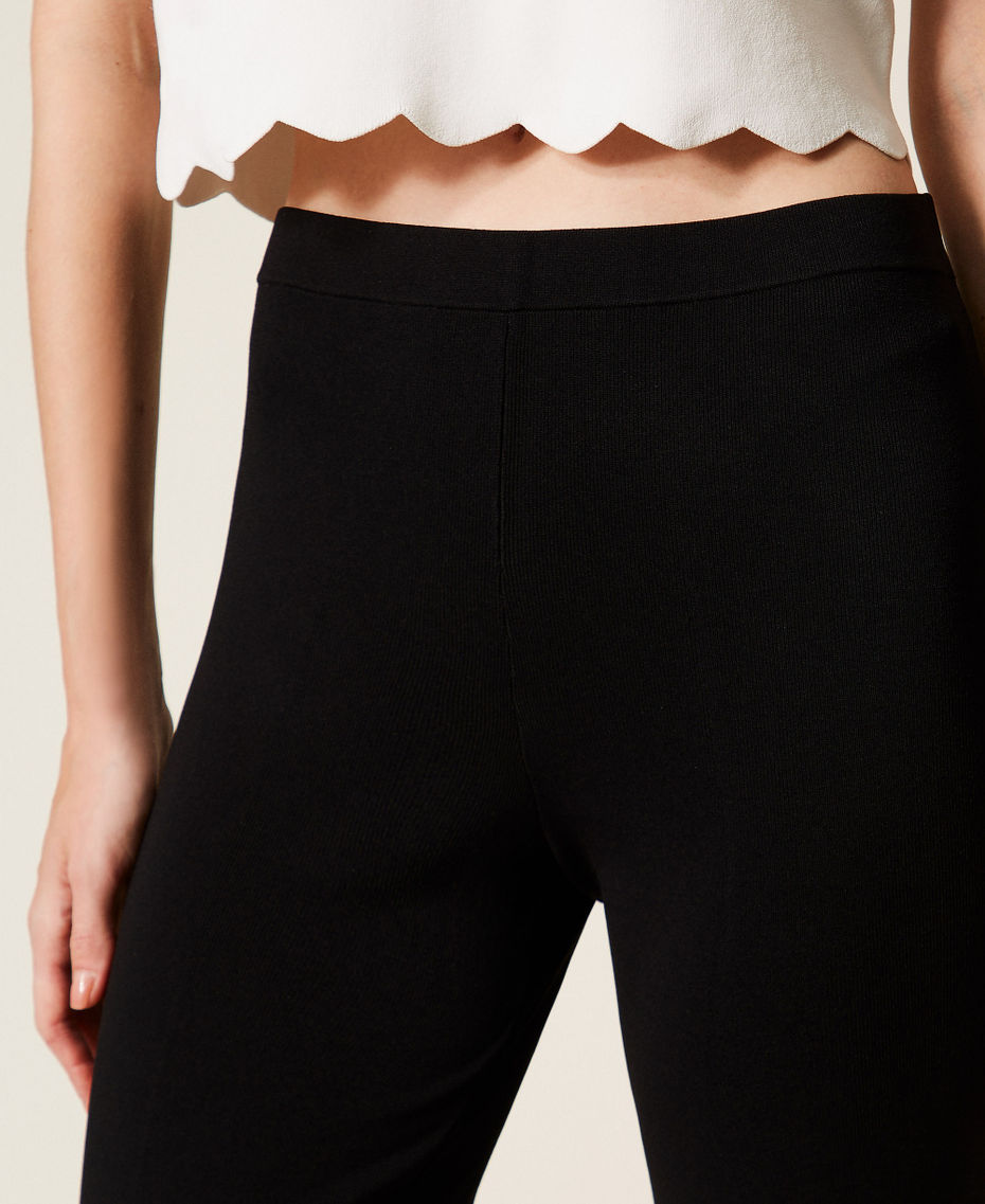 Strickhose in Flared-Fit Schwarz Frau 261TP3130_00006_04