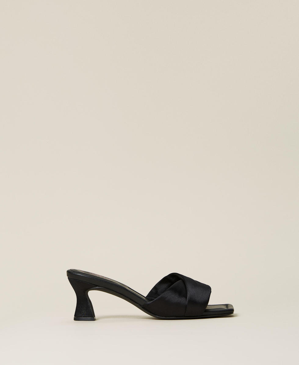 Mules with criss cross