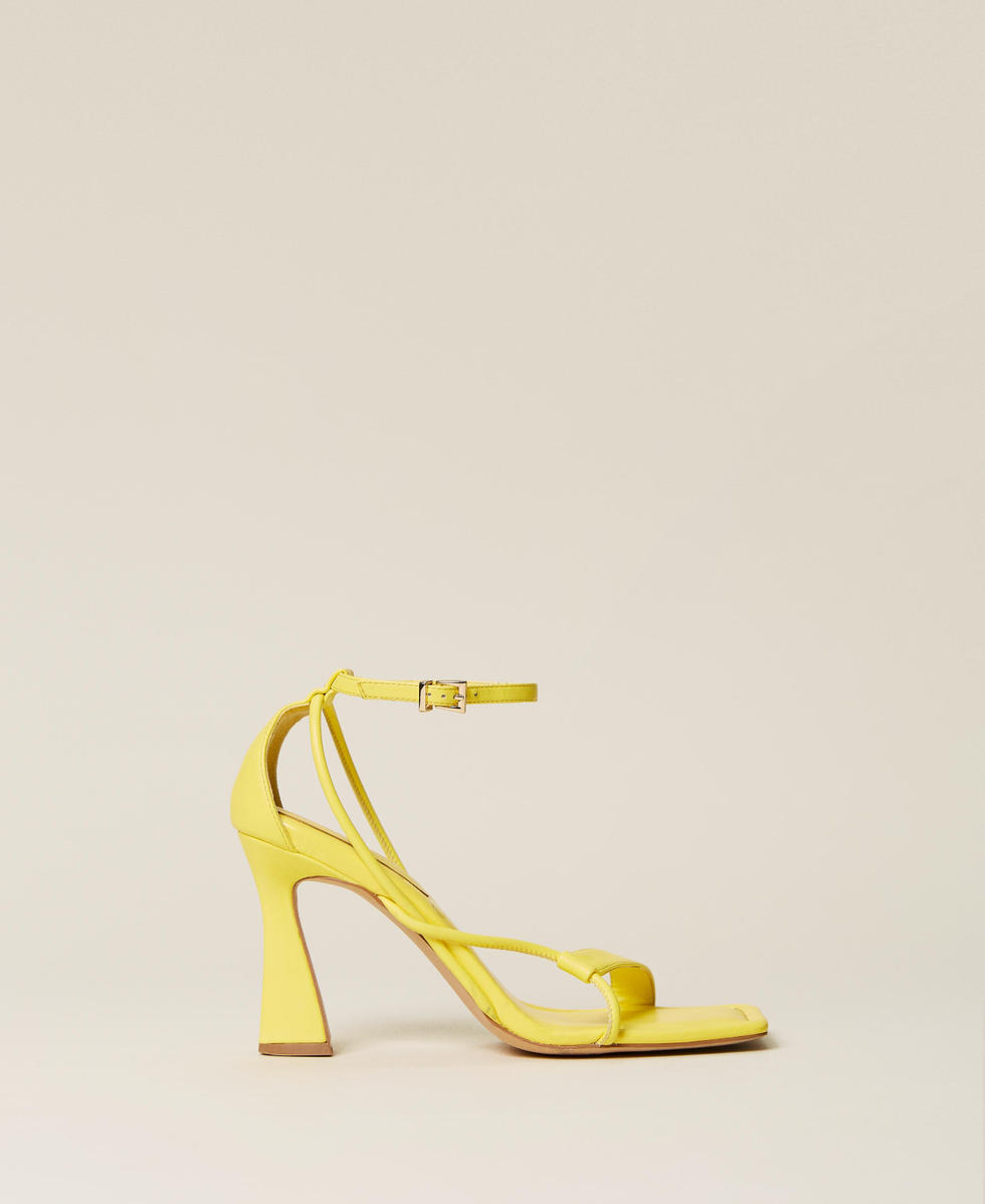Sandali gialli con tacco hotsell