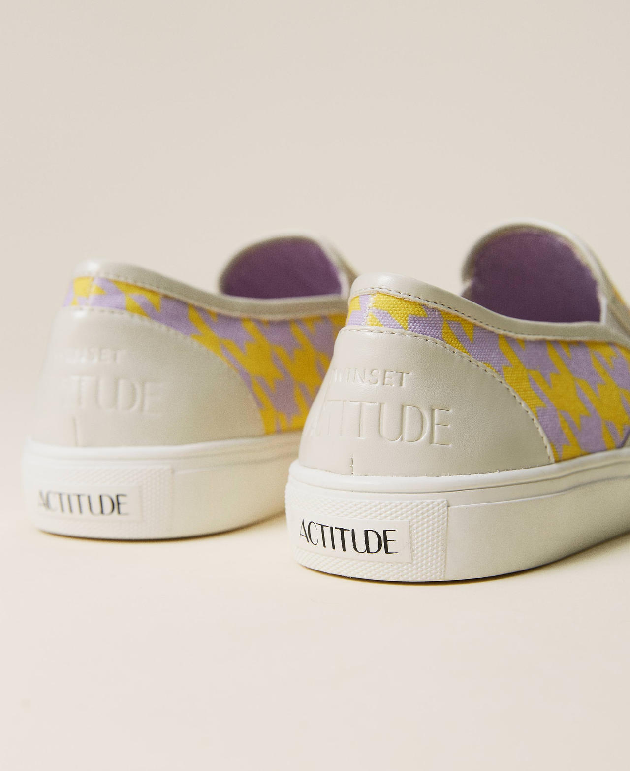 Slip-on-Sneaker mit Dessin Hahnentrittmuster „Pastel Lilac“-Violett / Leuchtendes Gelb Frau 221ACT152-02