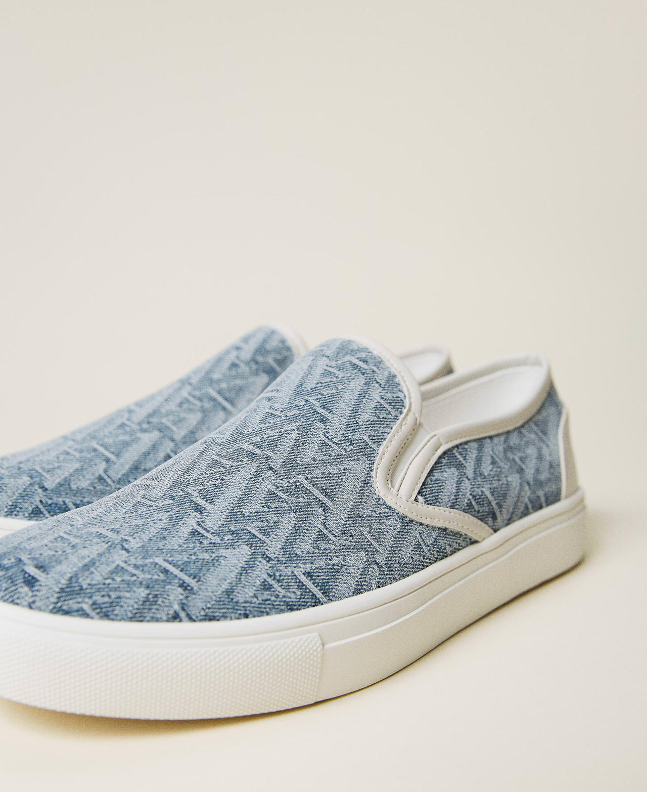 Patterned slip-on trainers Logo Denim Woman 221ACT152_06927_02