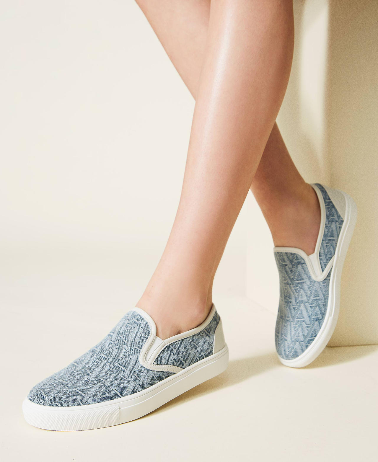 Patterned slip-on trainers Logo Denim Woman 221ACT152_06927_0S
