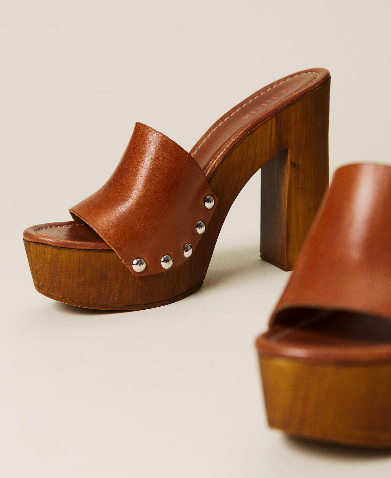 Leather sandals with platform Tobaco Woman 221ACT160-02