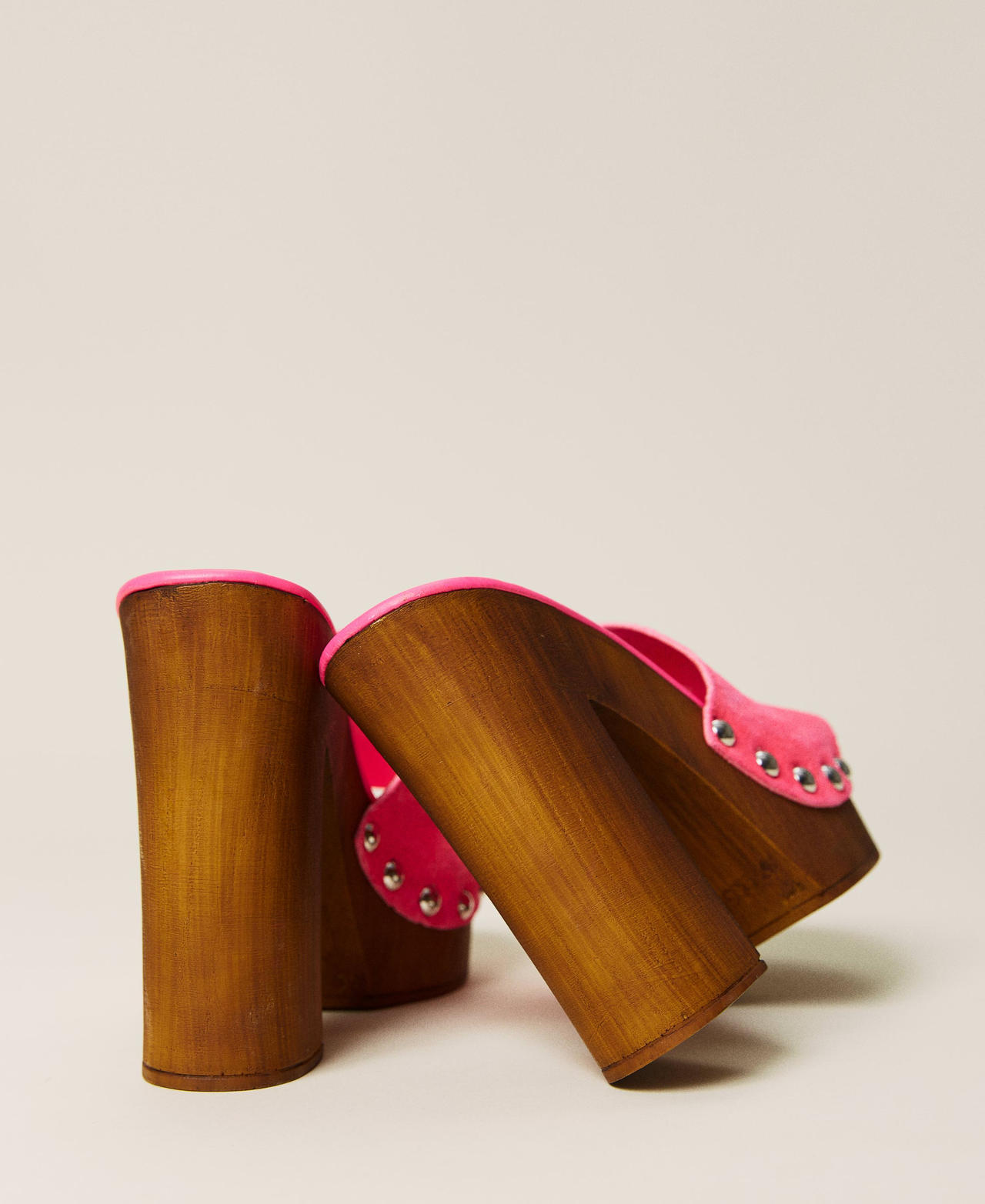 Sandalette aus neonfarbigem Leder Fluoreszierendes Rosa Frau 221ACT164-03