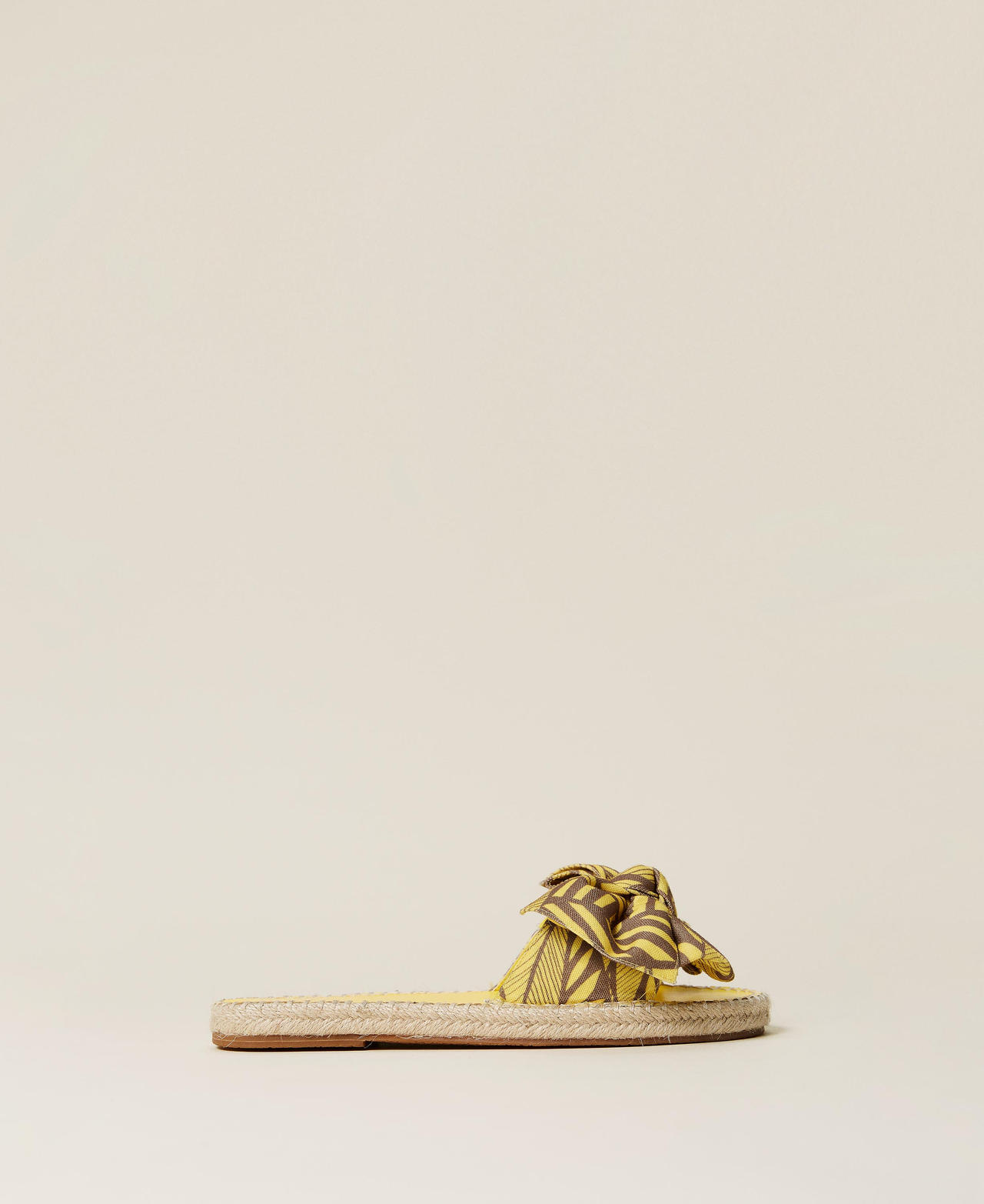 Slide-Sandale mit Schleife „Flower Stripes“-Print Frau 221ACT170-02