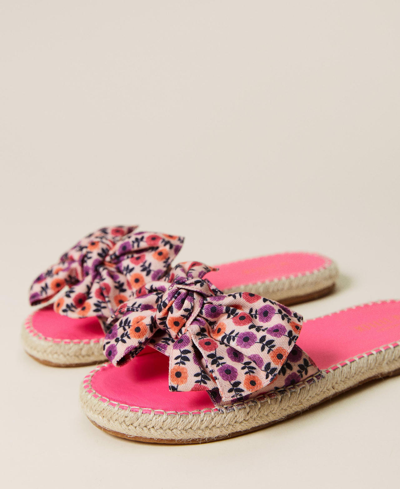 Sliders with bow sales