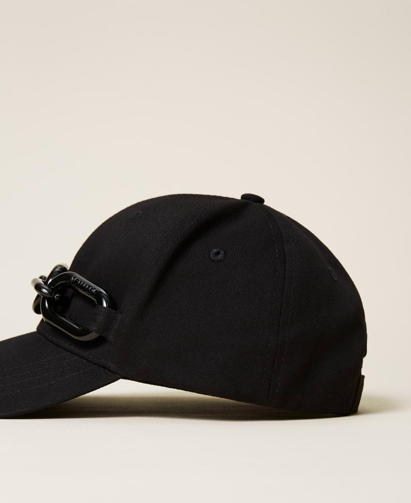 Baseball cap with chain