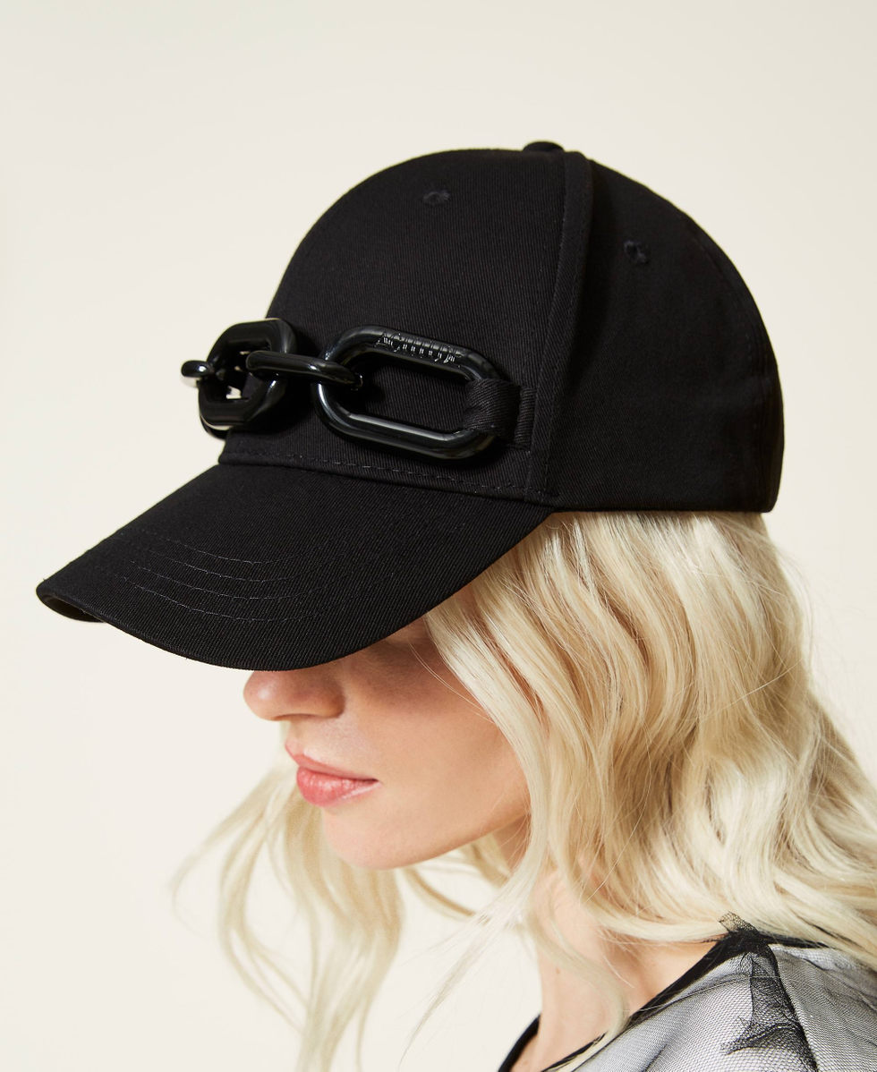 Baseball cap with chain