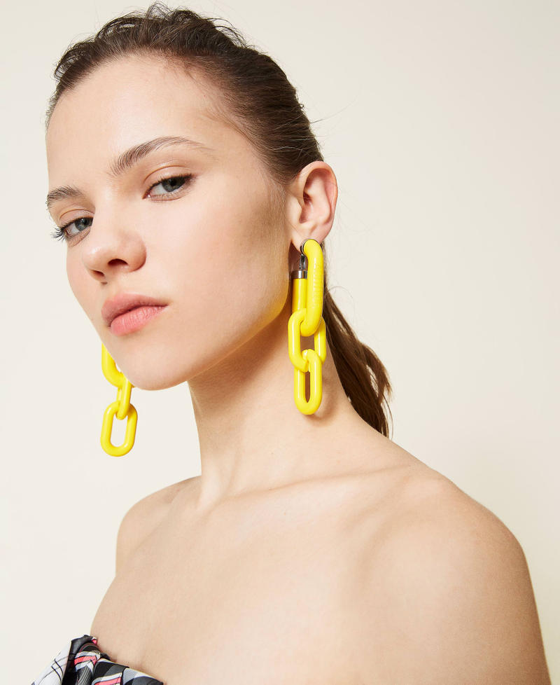 Ohrringe mit Maxikettengliedern Leuchtendes Gelb Frau 221AO5318-0S