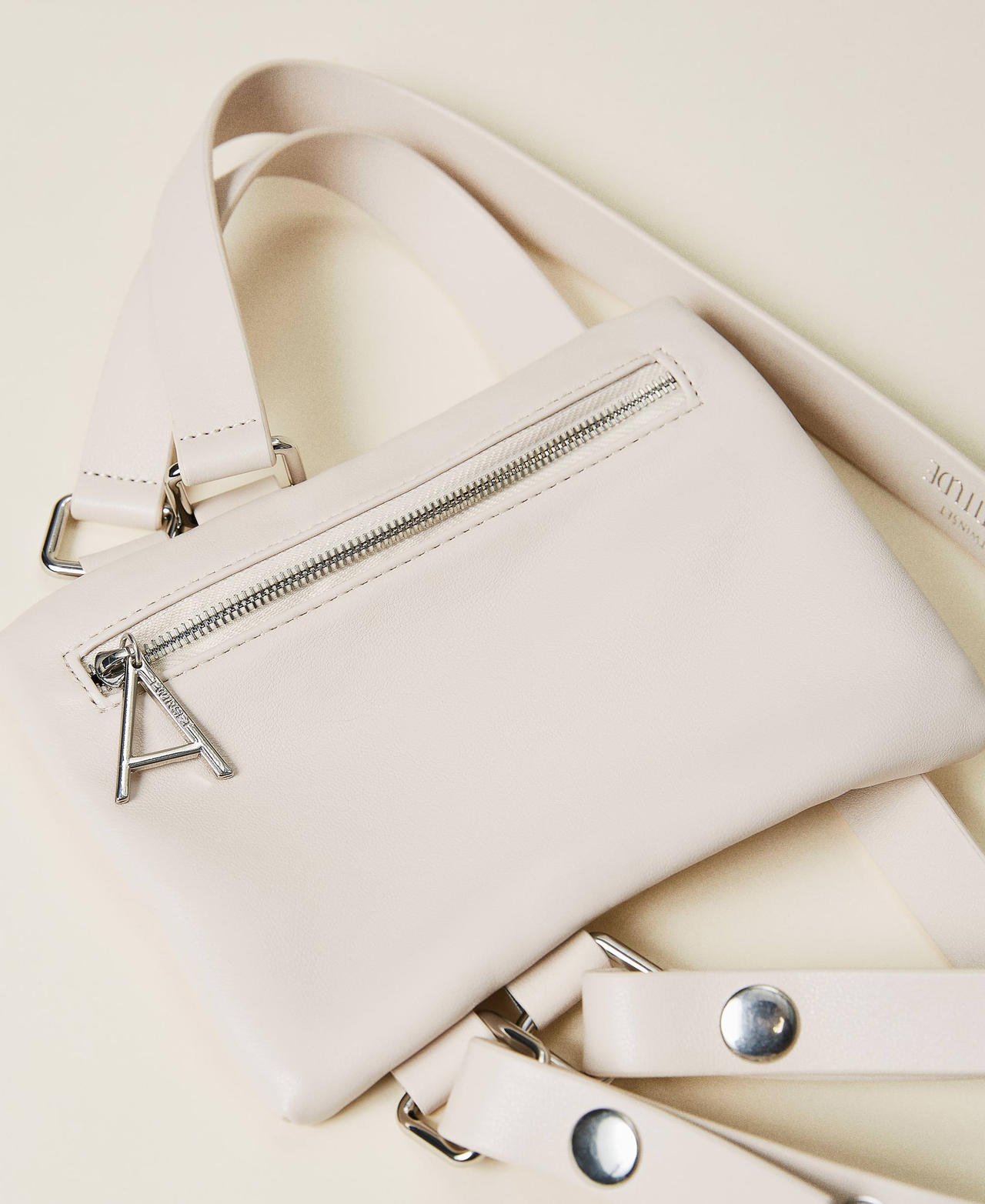 Belt bag with double strap