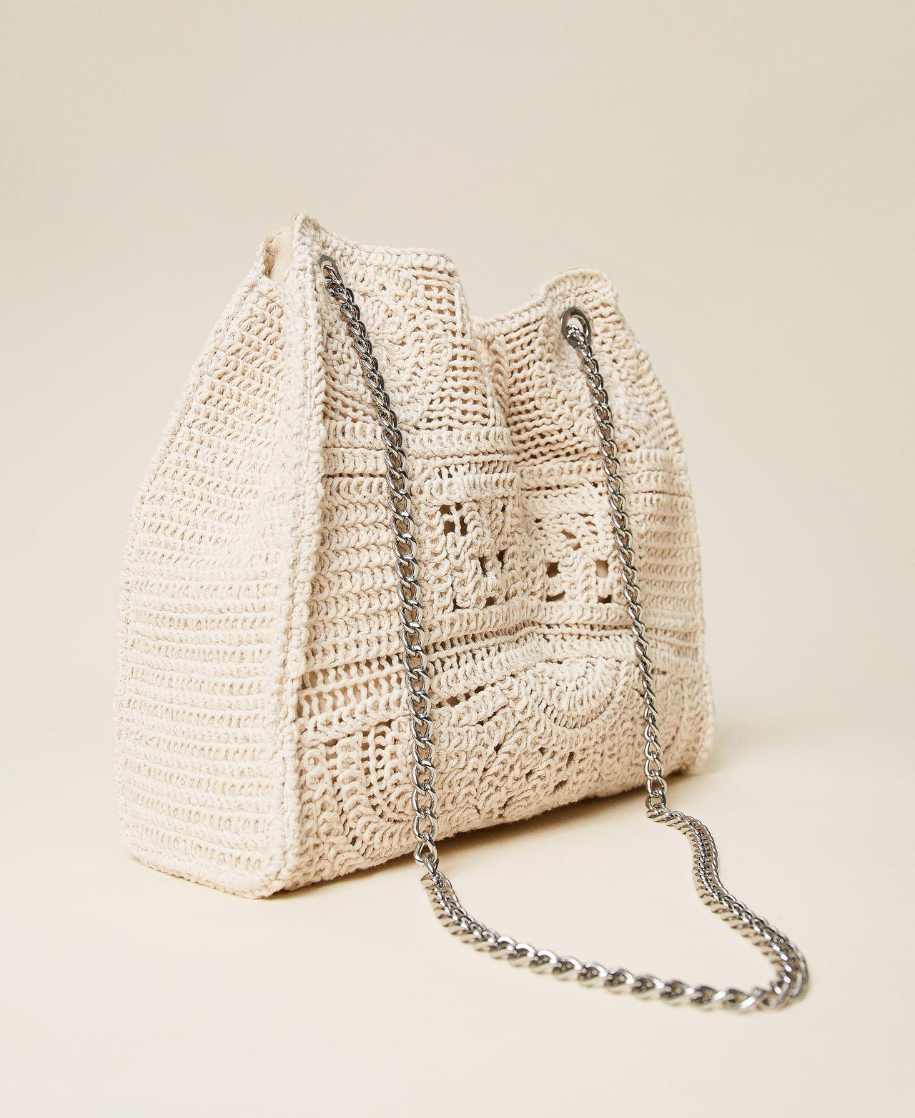 Crochet shopper