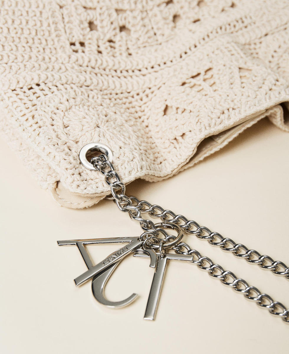 Crochet shopper