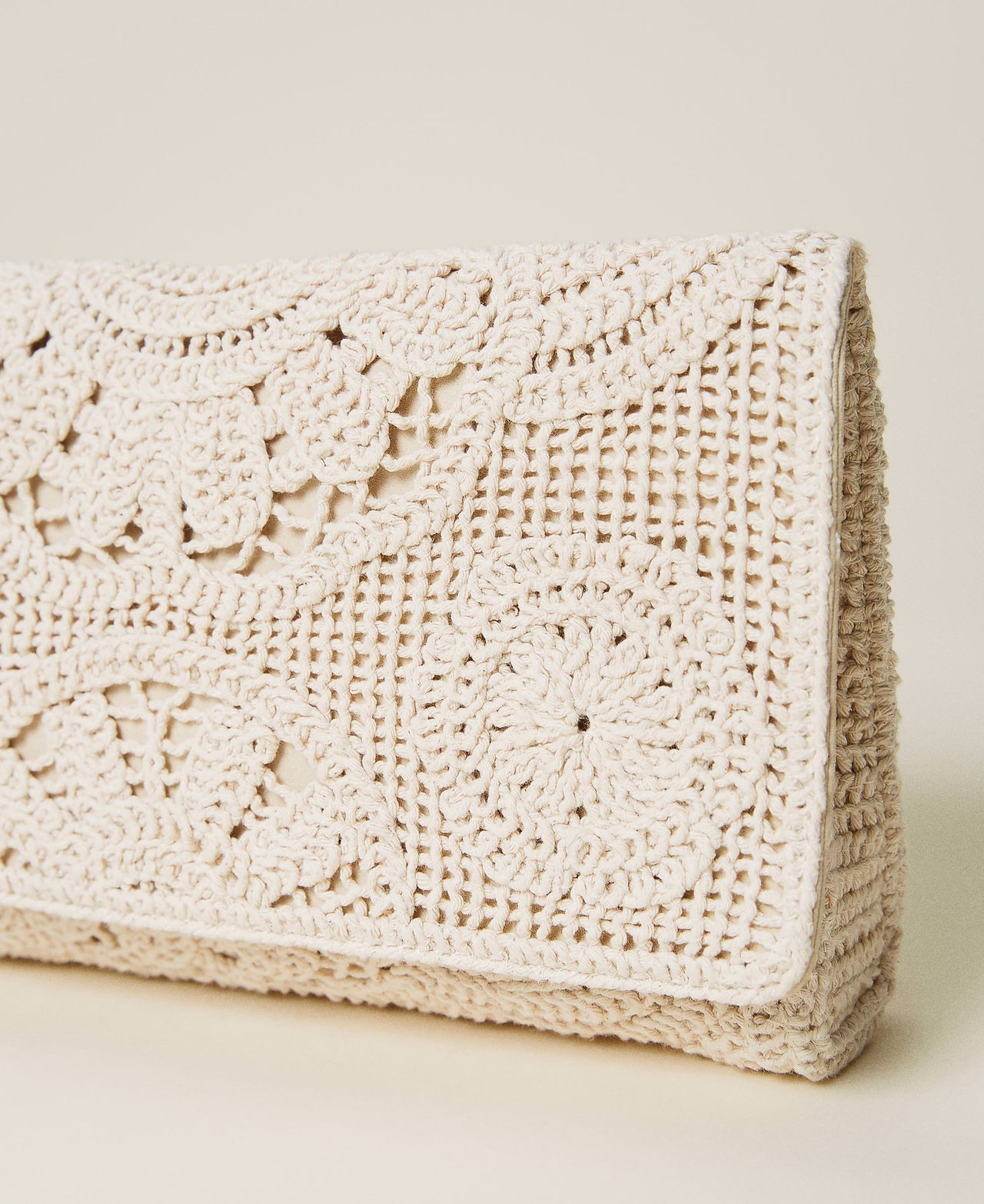 Crochet clutch with charms Pale Cream Woman 221AO8222-02