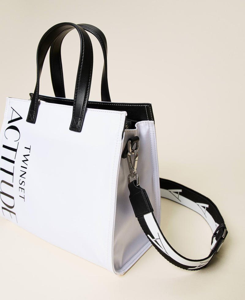 Medium shopper with logo