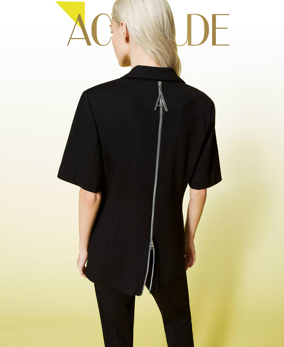 Blazer with zip on the back